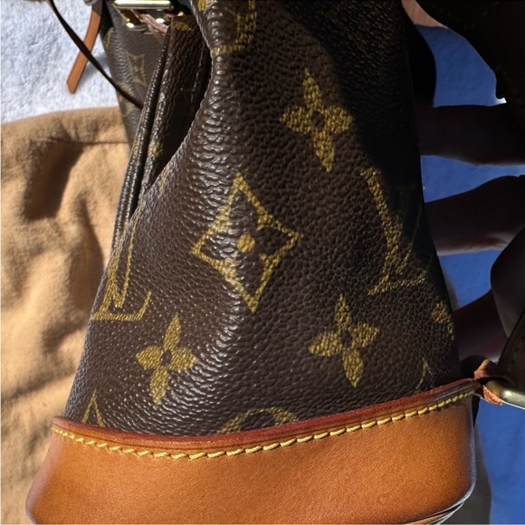 Louis Vuitton Montsouris GM Backpack - Picture 8 of 13